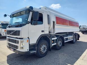 camión de combustible VOLVO