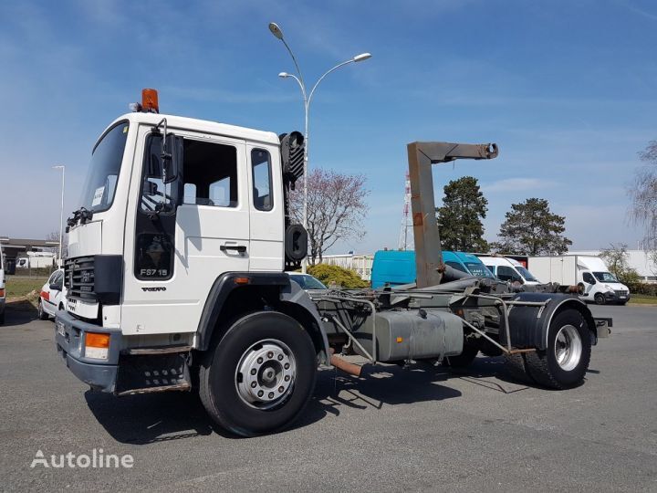 Volvo FS 719 + GUIMA 12 camión con gancho