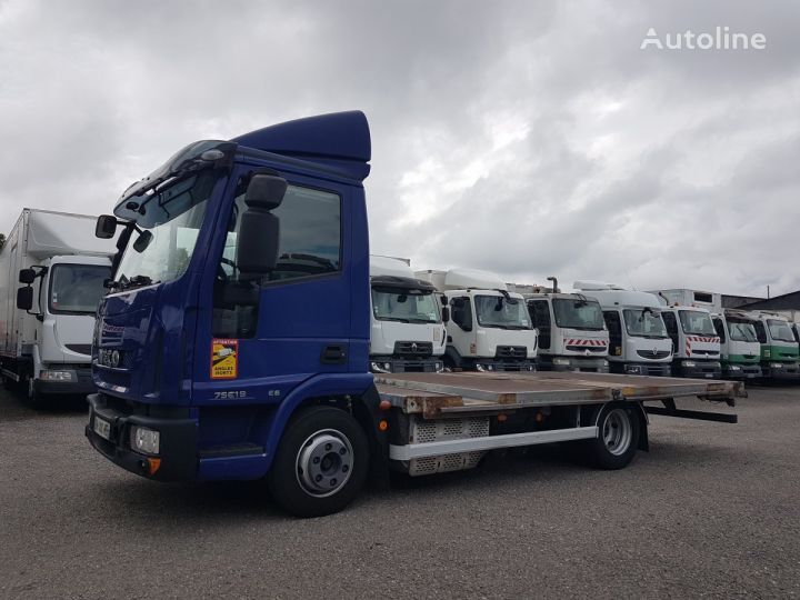 IVECO EuroCargo 75E19 JUMBO 131m3 camión con lona corredera + remolque con lona corredera